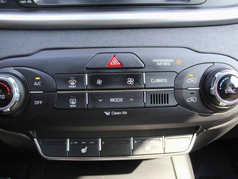 Used 2018 Kia Sorento LX image 20