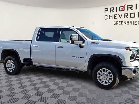 Used 2024 Chevrolet Silverado 2500 LTZ w/ LTZ Convenience Package image 2