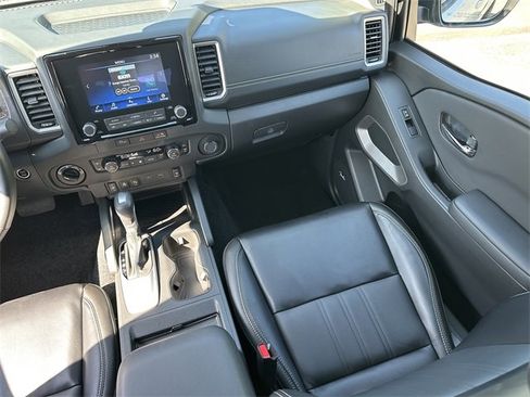 Used 2024 Nissan Frontier SL w/ Technology Package image 16