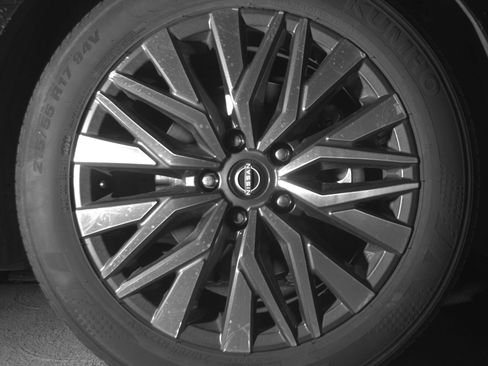 Used 2025 Nissan Altima 2.5 SV FWD image 13