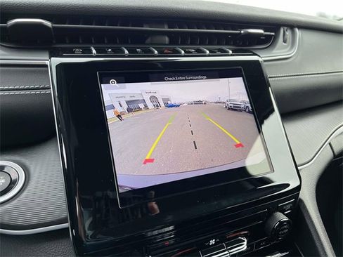 Used 2024 Jeep Grand Cherokee L Laredo image 20