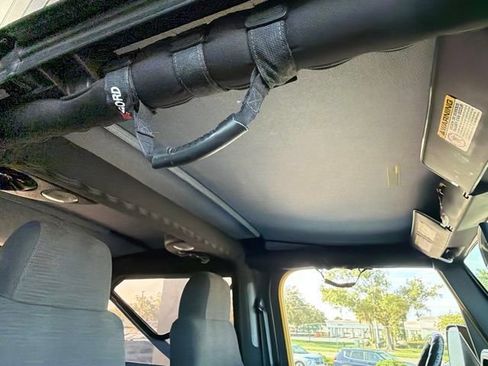 Used 2004 Jeep Wrangler 4WD image 14