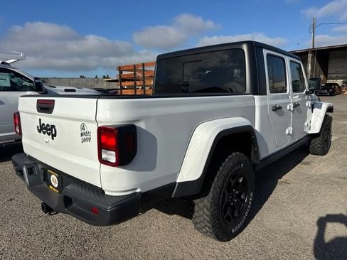 Used 2022 Jeep Gladiator Sport AWD/4WD image 5