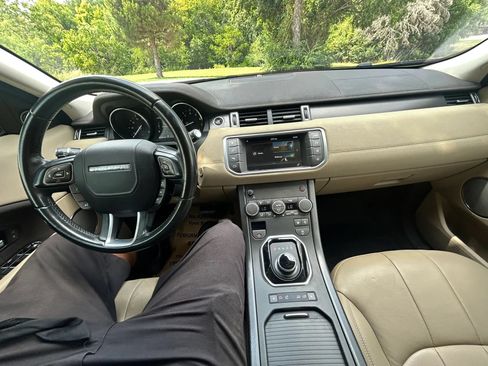 Used 2019 Land Rover Range Rover Evoque AWD/4WD image 17