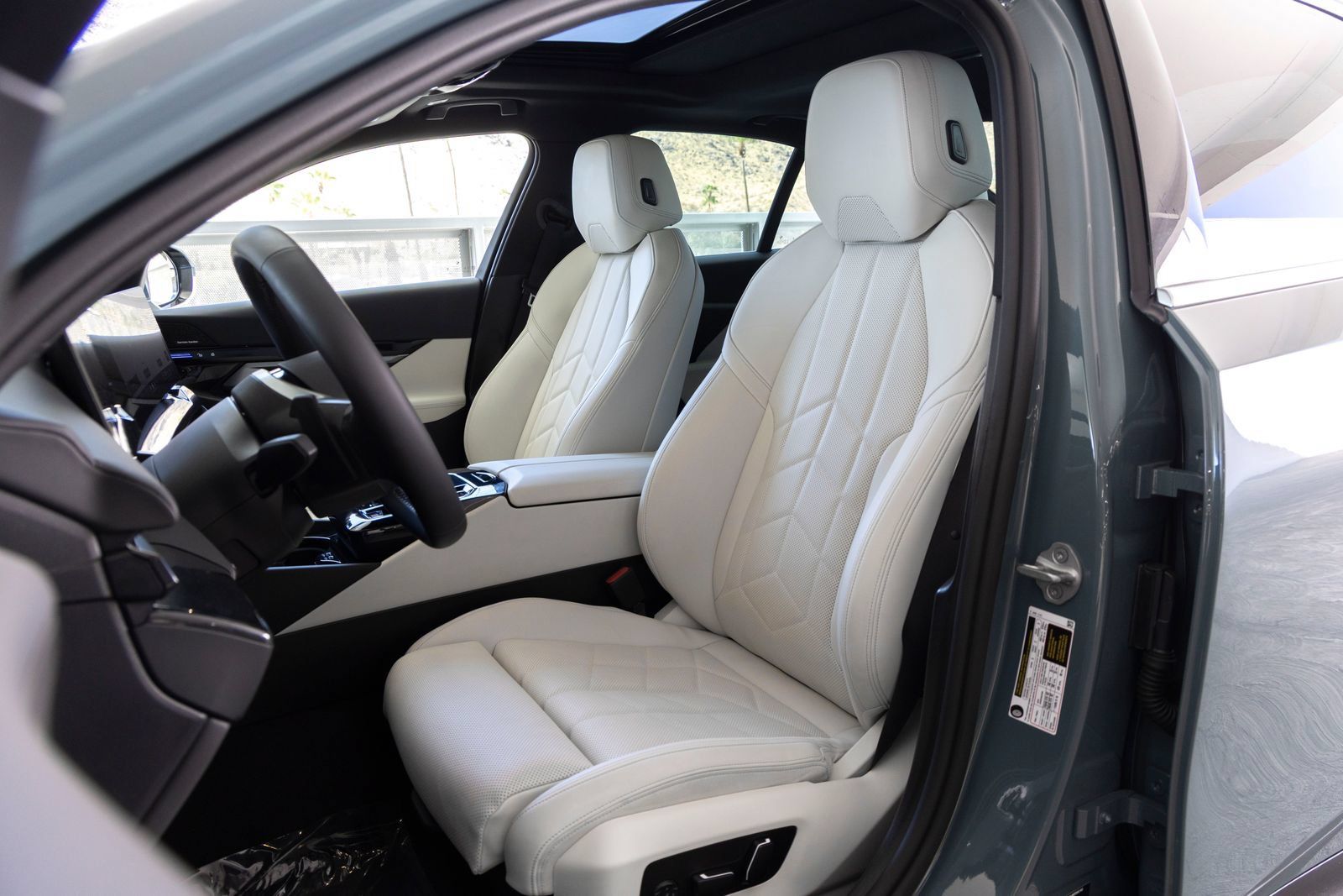 Certified 2024 BMW 530i w/ Convenience Package RWD image 19