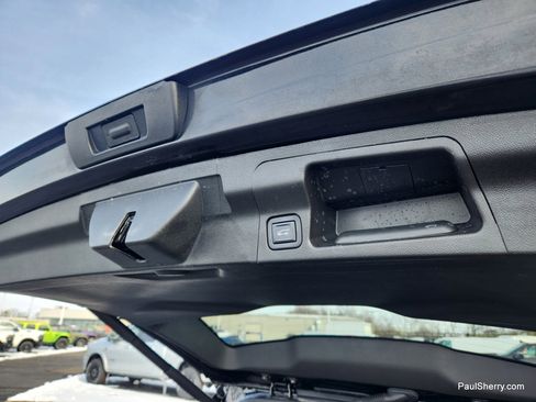 Used 2023 GMC Acadia SLE w/ Driver Convenience Package image 24