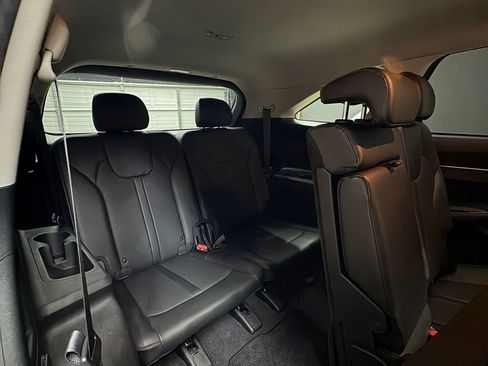 Used 2022 Kia Sorento S image 11