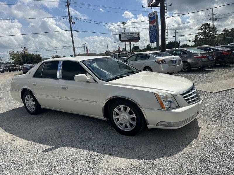 Used 2008 Cadillac DTS FWD image 5