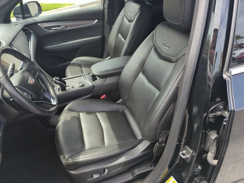 Used 2023 Cadillac XT6 Luxury FWD image 11