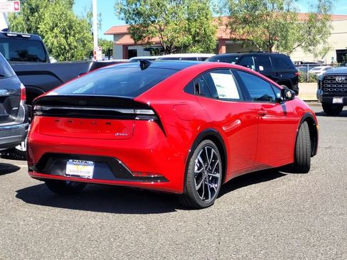 New 2026 Toyota Prius Plug-In Hybrid FWD image 4