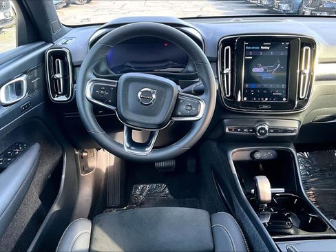 Certified 2023 Volvo C40 P8 Recharge Ultimate image 5