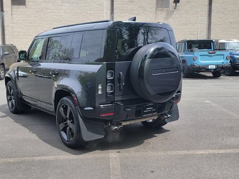 Used 2025 Land Rover Defender 110 V8 AWD/4WD image 7