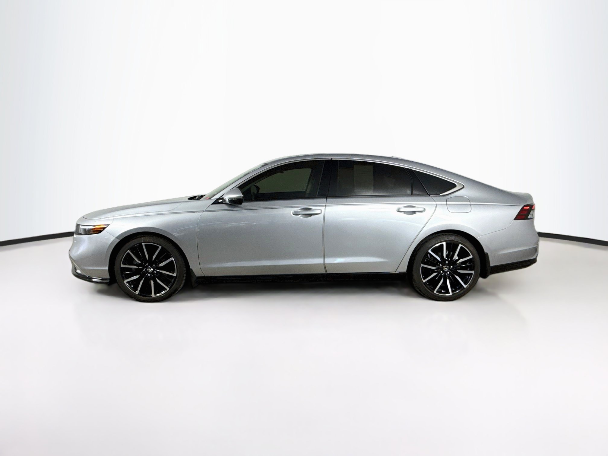 Used 2024 Honda Accord Touring image 7
