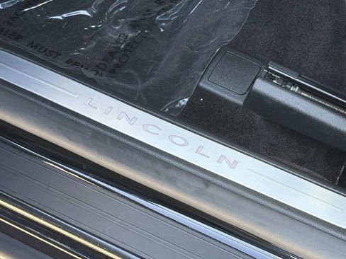 Used 2017 Lincoln MKZ Reserve image 21