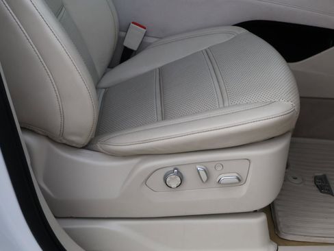 Used 2022 Cadillac Escalade ESV Premium Luxury Platinum image 26