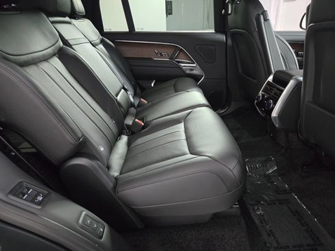 New 2026 Land Rover Range Rover Long Wheelbase SE AWD/4WD image 18