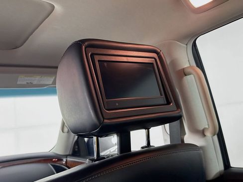 Used 2016 INFINITI QX80 w/ Deluxe Technology Package image 32