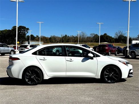 Used 2024 Toyota Corolla SE image 9