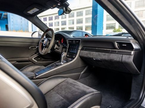 Used 2018 Porsche 911 GT3 image 50