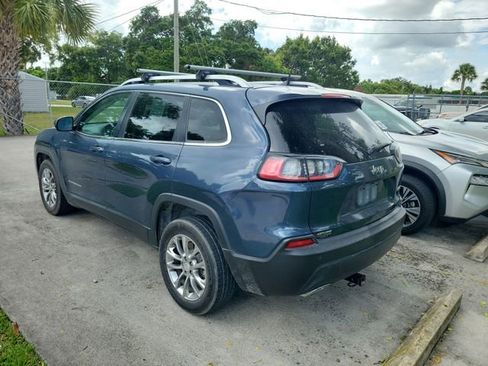 Used 2021 Jeep Cherokee Latitude Lux FWD image 3