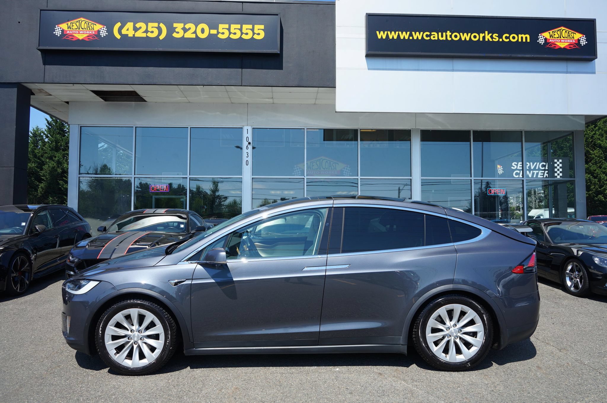 Used 2018 Tesla Model X 75D AWD/4WD image 2