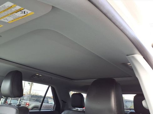 Certified 2022 Ford Explorer XLT w/ Equipment Group 202A image 18