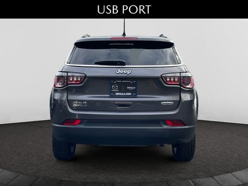 Used 2022 Jeep Compass Latitude image 4