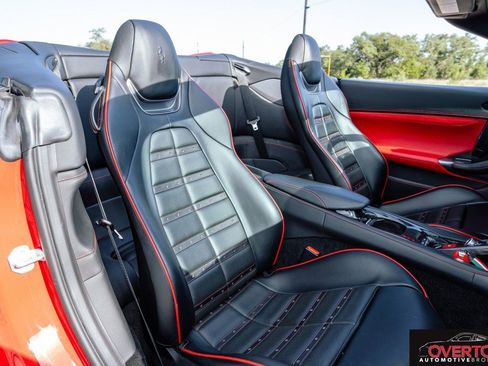 Used 2020 Ferrari Portofino RWD image 27