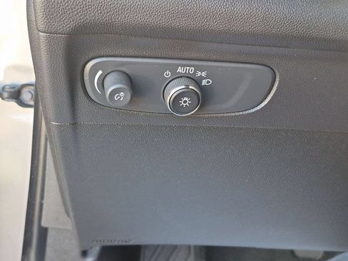Certified 2021 Buick Envision Preferred FWD image 36