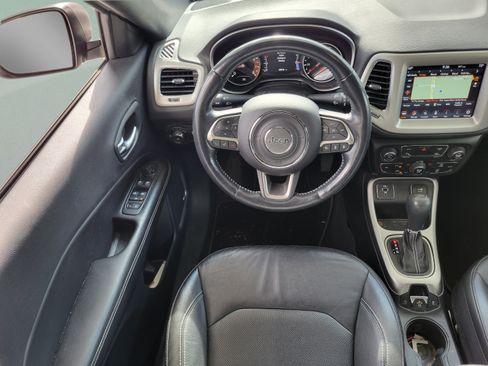 Certified 2021 Jeep Compass Latitude w/ Sun and Sound Group FWD image 8