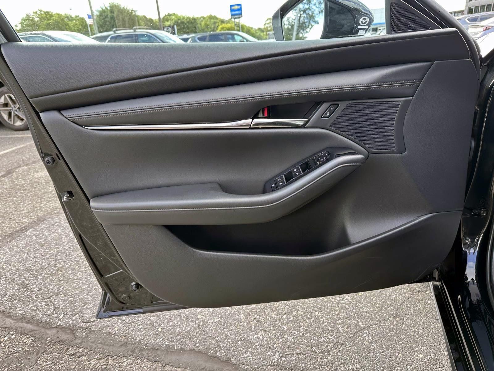 Used 2024 MAZDA MAZDA3 s FWD image 8
