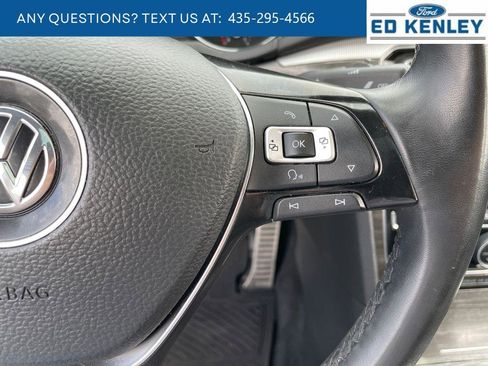 Used 2018 Volkswagen Passat 2.0T SEL Premium FWD image 17