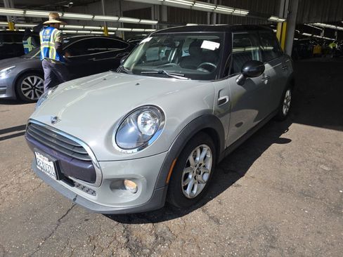 Used 2019 MINI Cooper 4-Door Hardtop FWD image 1