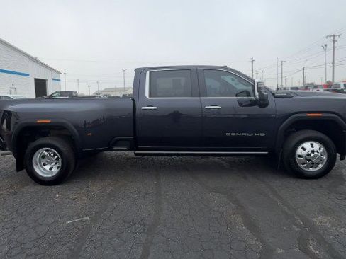 Used 2024 GMC Sierra 3500 Denali Ultimate image 9