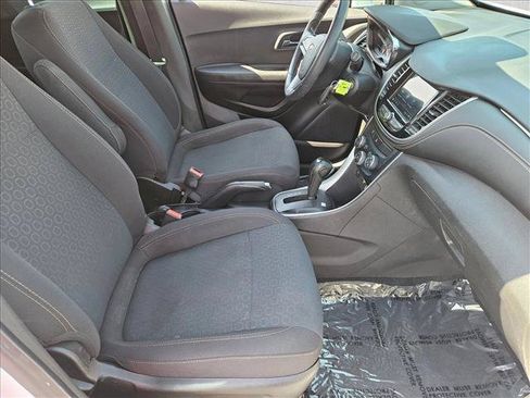 Used 2019 Chevrolet Trax LS w/ LPO, Protection Package FWD image 19
