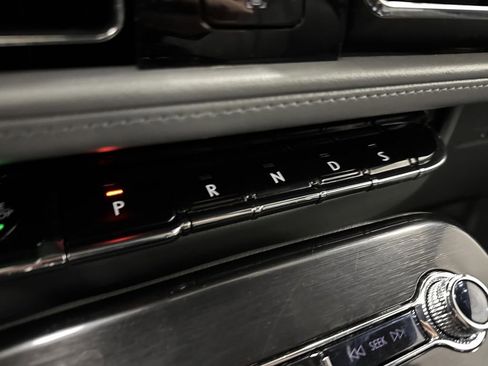 Used 2022 Lincoln Nautilus Reserve image 23