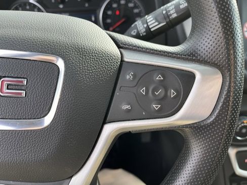 Used 2024 GMC Terrain SLE image 13