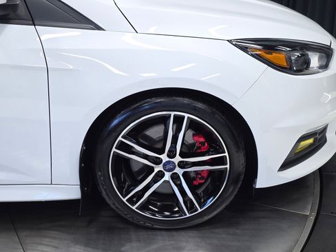 Used 2016 Ford Focus ST w/ Equipment Group 402A FWD image 48