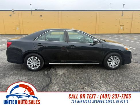 Used 2012 Toyota Camry LE FWD image 6