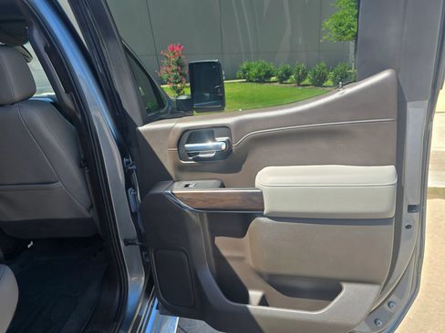 Used 2021 GMC Sierra 1500 SLT image 16