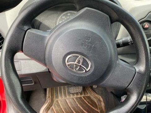 Used 2015 Toyota Yaris L FWD image 3