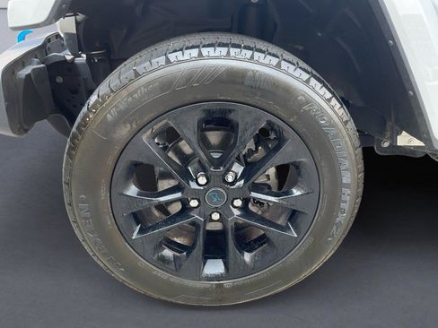 Used 2024 Jeep Wrangler Unlimited Sahara AWD/4WD image 14
