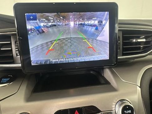 Used 2022 Ford Explorer XLT AWD/4WD image 21