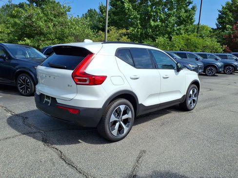 New 2026 Volvo XC40 B4 Plus w/ Climate Package FWD image 4