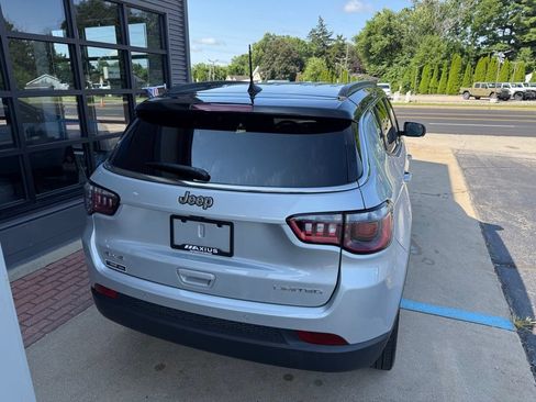 Used 2025 Jeep Compass Limited AWD/4WD image 14