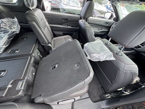 New 2026 Nissan Pathfinder Rock Creek w/ Rock Creek Premium Package AWD/4WD image 12