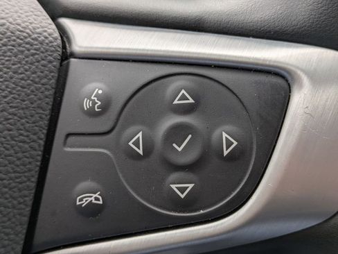 Used 2024 GMC Terrain SLT image 18