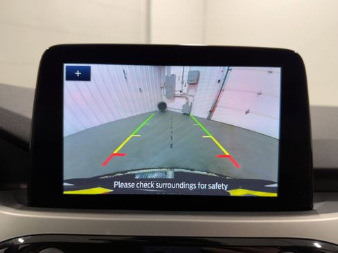 Used 2020 Ford Escape SE image 12