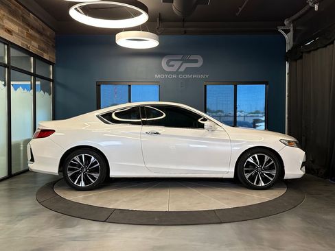 Used 2017 Honda Accord EX-L image 2