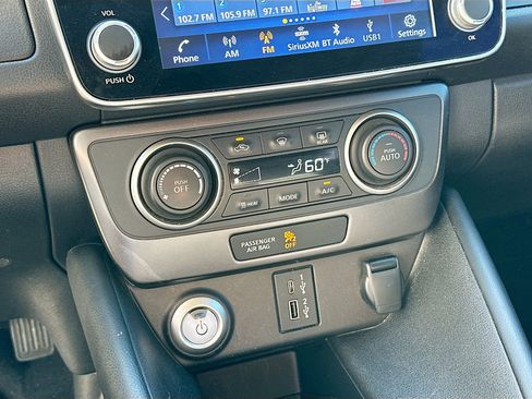 Used 2024 Nissan Leaf S image 23